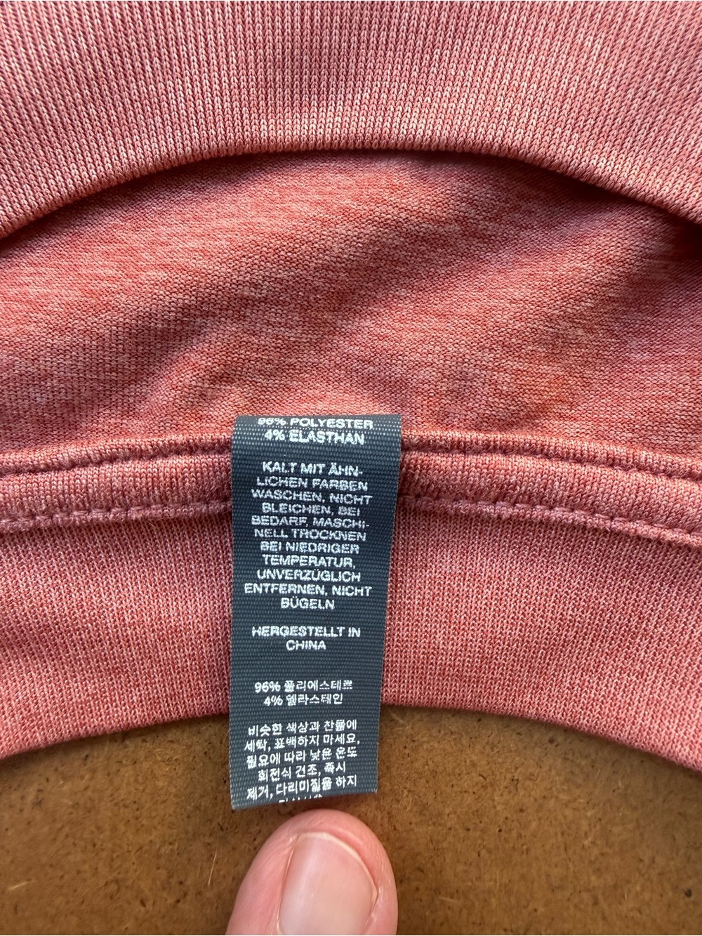 Vuori Womens Energy Tank Regular Length Size Large. Color is a faded rust. - Picture 6 of 8